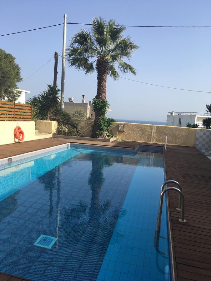 Katerina Hotel Agia Marina  エクステリア 写真